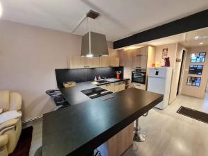 Bel appartement proche commerces et centre ville avec WiFi