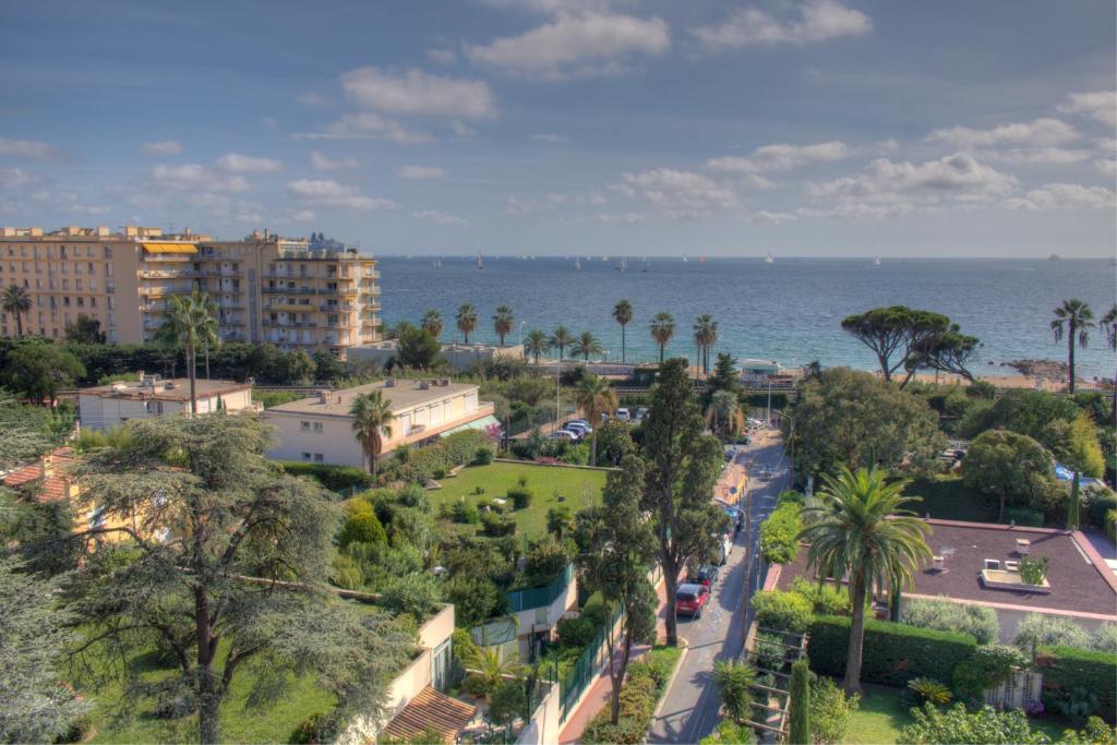 BEL APPARTEMENT PROCHE PLAGE ET CENTRE VILLE le Lido 11 Avenue du Docteur Raymond Picaud, 06400 Cannes