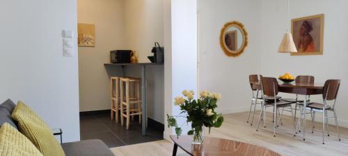 Bel appartement refait à neuf, déco raffinée, fibre, bureau, calme