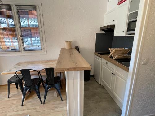 Bel appartement rénové, central et skis aux pieds