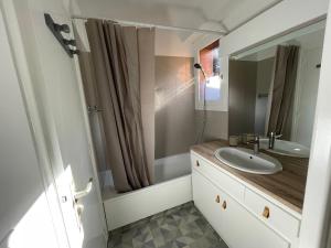 Bel appartement rénové, central et skis aux pieds