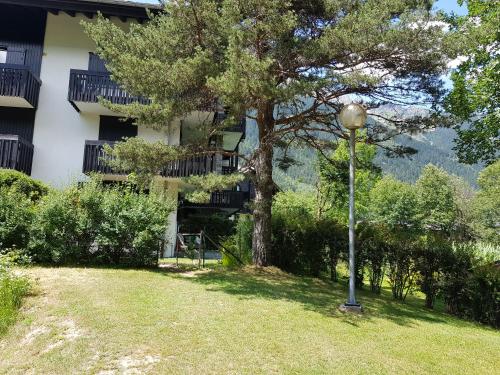 bel appartement , son jardin et le lac