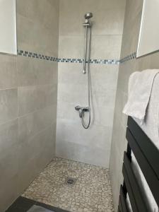 Bel appartement spacieux - Cuisine équipée - TV Ultra HD 138cm - Balcon
