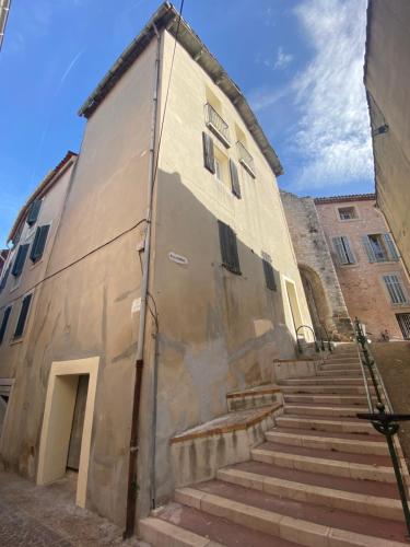 Bel appartement T1 30m2 centre historique Aubagne