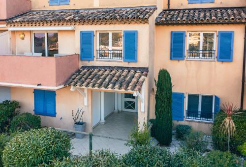 Bel appartement, terrasse, piscine, vue sur Golf