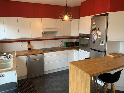 Bel appartement tout équipé avec balcon & parking