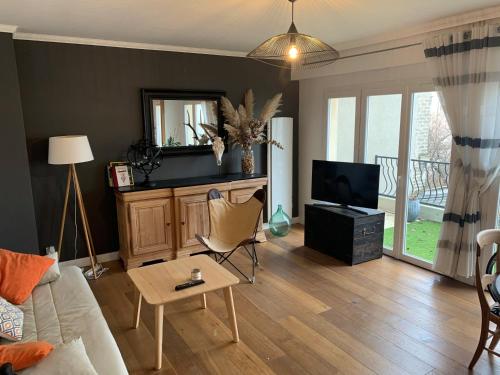 Bel appartement tout équipé avec balcon & parking