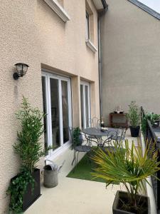 Bel appartement tout équipé avec balcon & parking