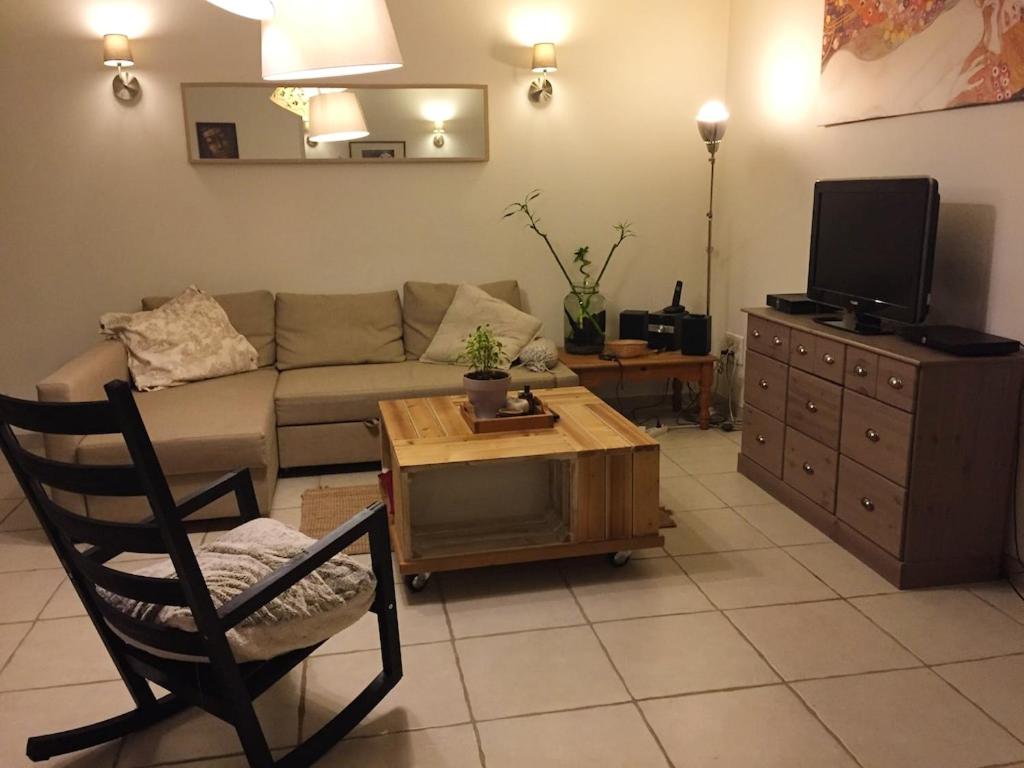 Bel appt avec LOGGIA- proche de la PLAGE 83110 Sanary-sur-Mer