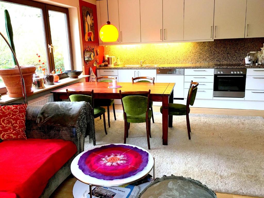 Appartement Bel Etage auf dem Lande mit Terasse & Garten Blume 10 37217 Witzenhausen