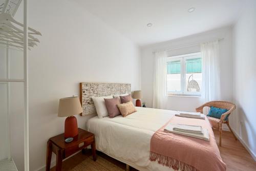 Belém Light Filled Apt With Patio, By TimeCooler
