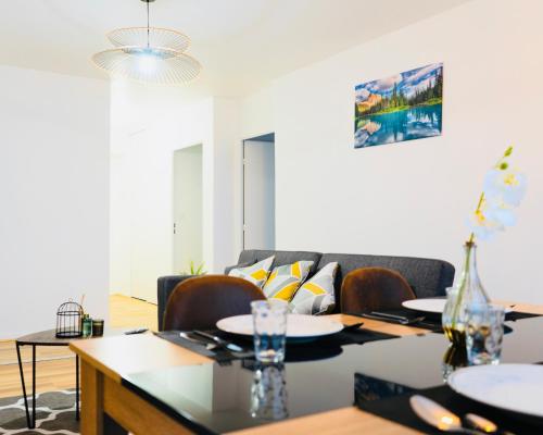 Bella Luna III - Elégant appartement centre ville - Parking gratuit - Wifi ultra rapide-Appareil Massage-Netflix-Jeu société