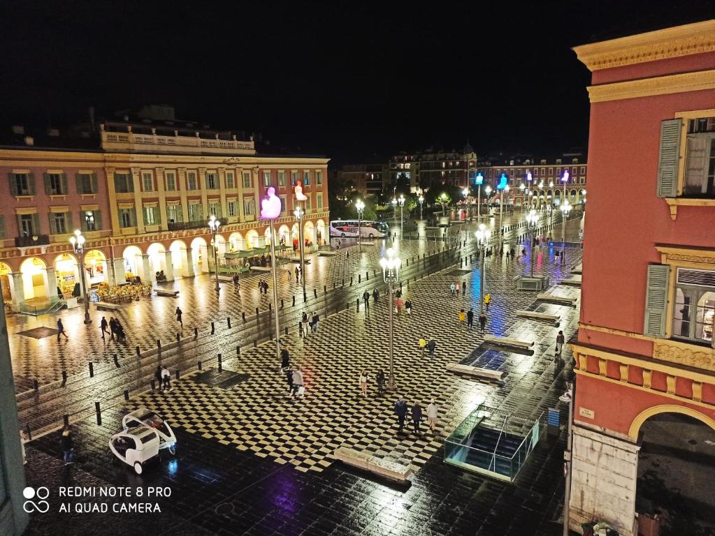 BELLA VISTA Place MASSENA 5 Place Massena, 06000 Nice