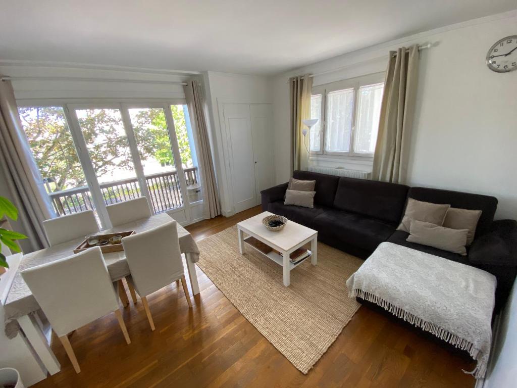 Belle Appartement lumineux avec balcon plein centre . 148 Boulevard Leroy, 14000 Caen