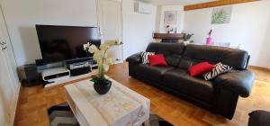 Belle Maison avec jardin RDC T3 de 70m2 Vacances ou cure thermale Rochefort