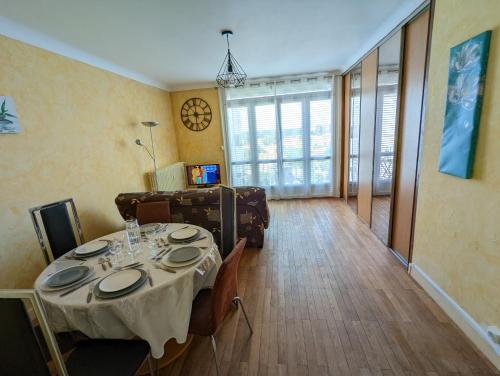 Bellejoie - Appartement T3- Poitiers Sud - direct Futuroscope - Parking et Wifi gratuit