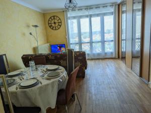 Bellejoie - Appartement T3- Poitiers Sud - direct Futuroscope - Parking et Wifi gratuit