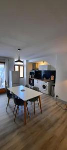 Appartement Bellevue des Aires place de l'eglise, 2 34600 Les Aires Languedoc-Roussillon