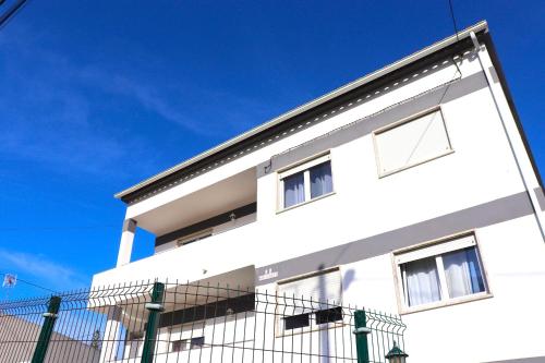 BeloHorizonte Apt 3bedrooms - few minutes Ericeira