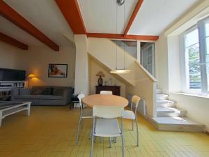 Appartement Belvedere du chateau, piscine La boutarende 11390 Cuxac-Cabardès Languedoc-Roussillon