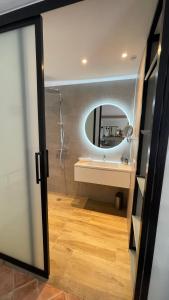 Belvoir Sissi exclusif Appart piscine chauffée 10 min centre AixenPc