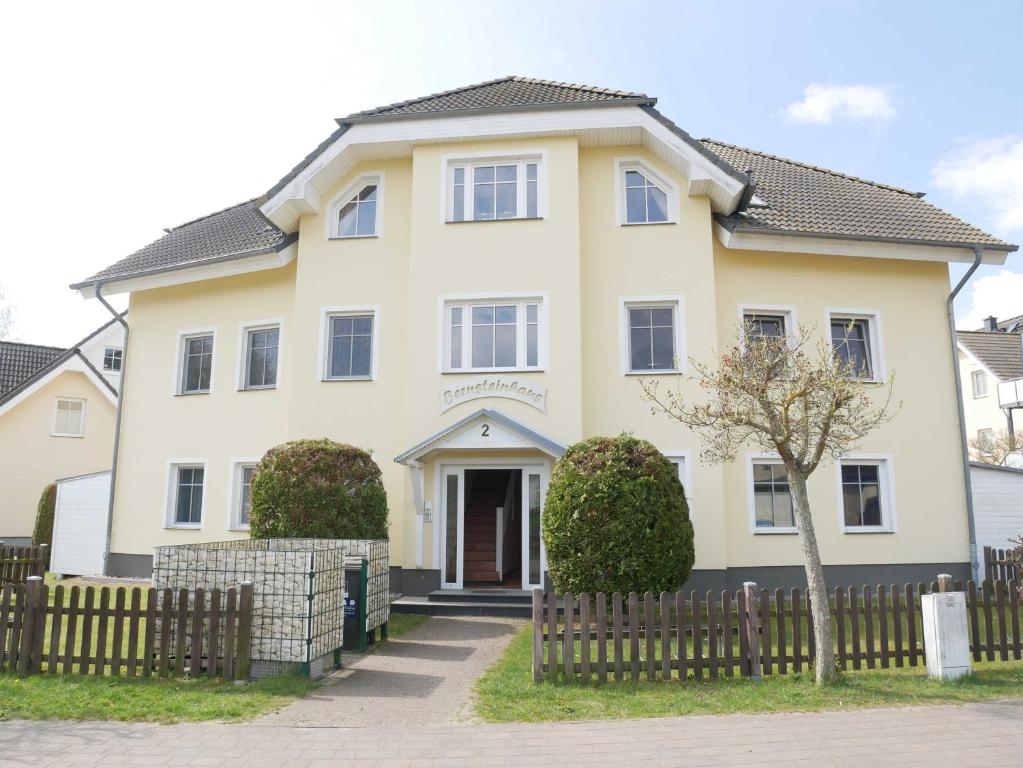 Bernsteinhaus Wohnung 3 mit 2 Balkonen & Kamin Cölpinstr. 2, 17459 Kolpinsee