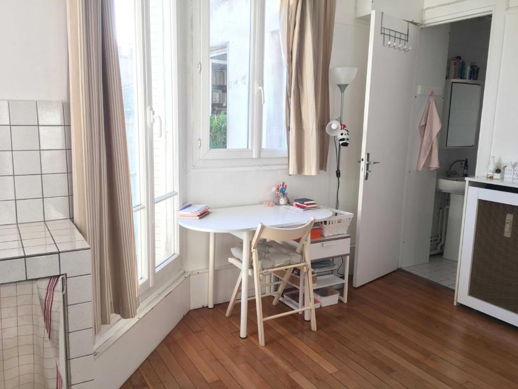 Best located flat in Saint-Germain-des-Prés 9 rue de mezieres, 75006 Paris