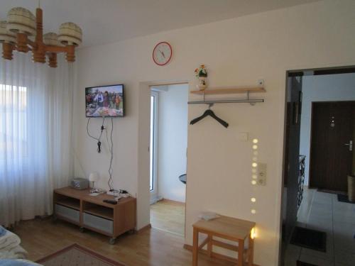 Beta Rooms