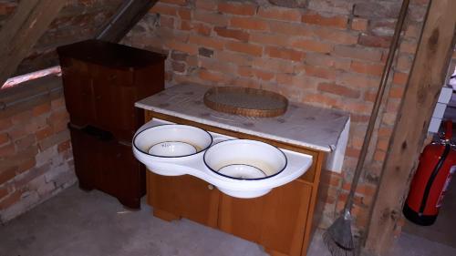 Bett im Heu auf Bauernhof Gemeinschaftsbad Schlafsäcke