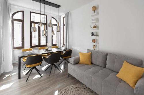 Bheaven I Golden Wave Premium Apartment