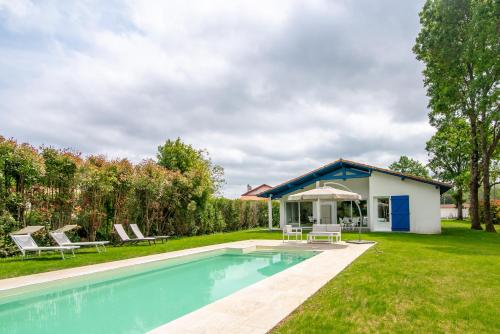 Biarritz 64 Road House