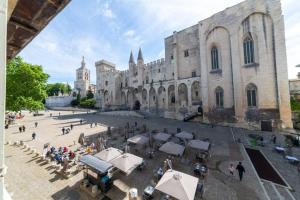 Appartement Bien d'exception en face du Palais des Papes 7 Place du Palais 84000 Avignon Provence-Alpes-Côte d\'Azur