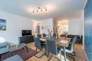 BIG 7RMS City Central Loft, 1ALocation