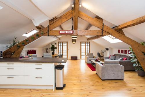 Big loft 107m2, 10min walk to Palais des Festivals