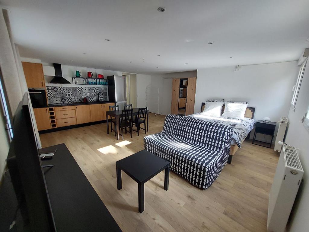 Appartement Big studio near Paris and Eurodisney 74 Rue de Colmar 94170 Le Perreux-Sur-Marne