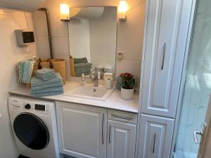 Bijou Apartment in Safranier - Old Town Antibes
