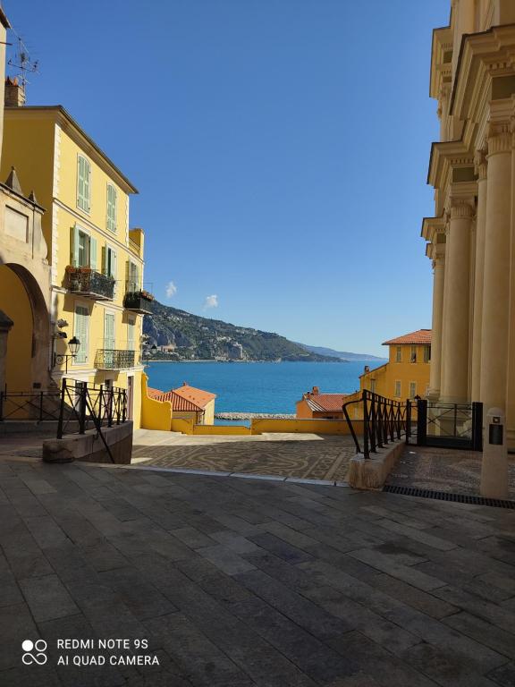 Appartement BILOCALE NELLA VECCHIA CITTA' DI MENTONE 1° piano 11 Rue Capodanna 06500 Menton