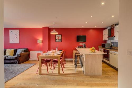 BIOLAY 2 - Alpes Travel - Central Chamonix - Sleeps 4-6