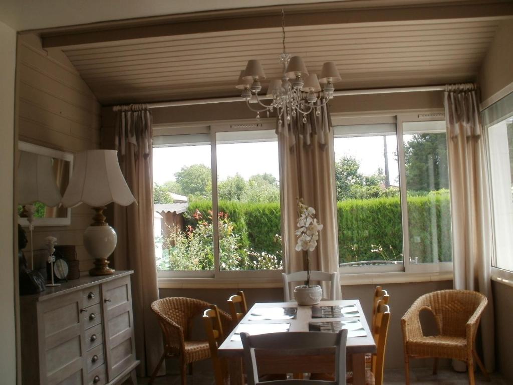 Appartement BISCARROSSE BOURG beau duplex classé 2 étoiles, 4 couchages proche centre ville 241 rue des Bidaous 40600 Biscarrosse