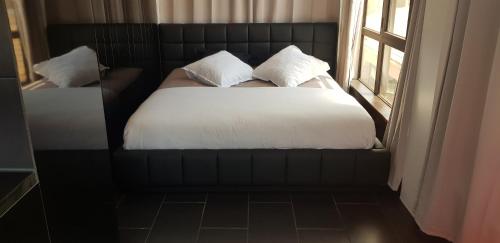 Black loft
