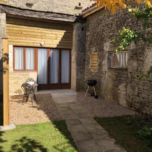 Blacksmiths Apartment in Blanzay - 1 bed