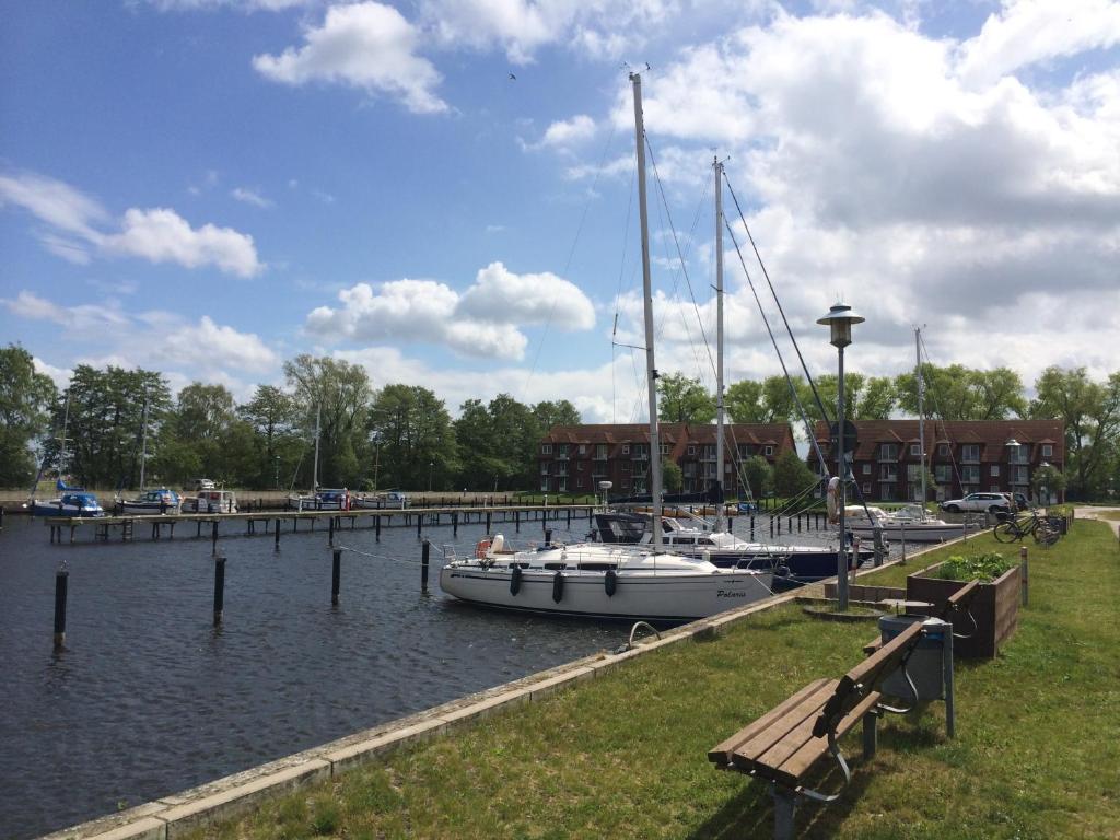 Appartement Blick auf Yachthafen an der Ostsee Zum Strand Haus Störtebeker 17373 Ueckermünde