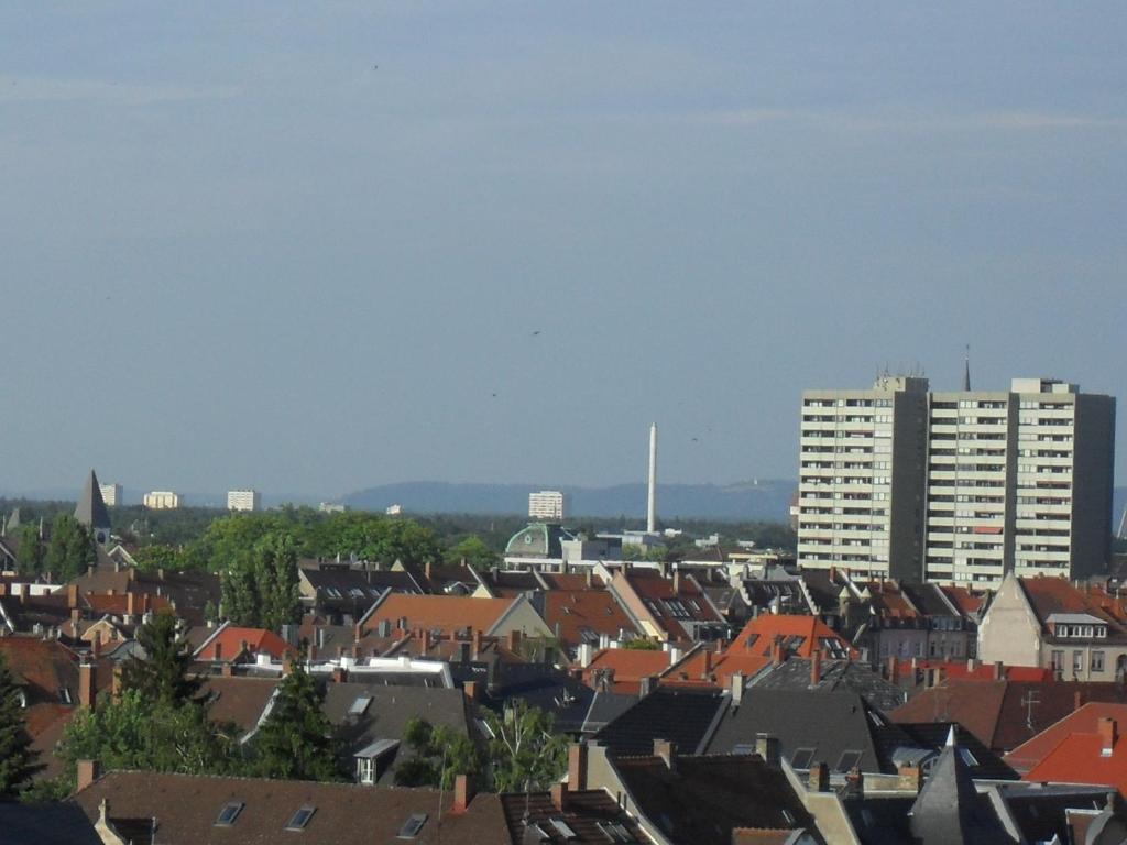 Blick über Karlsruhe - Ferienwohnung Panorama Liebigstraße 12, 76187 Karlsruhe