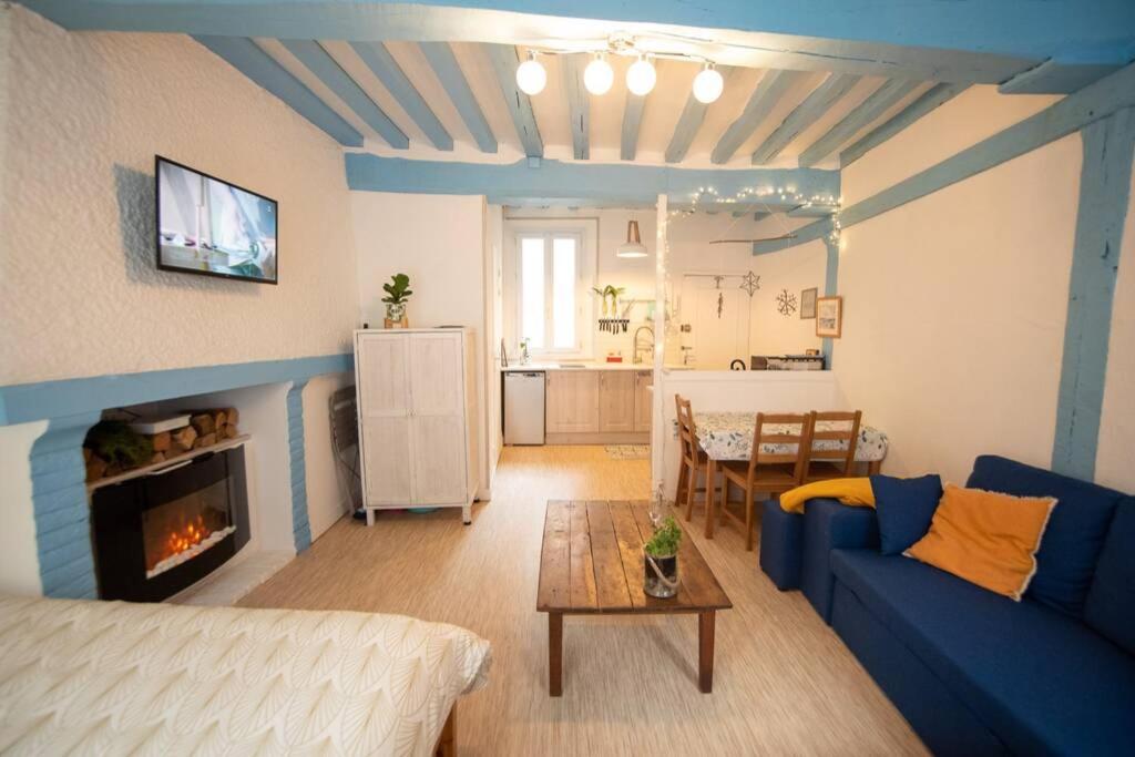 Blue Appartment with a fireplace 20 Rue Saint-Rémy, 76200 Dieppe