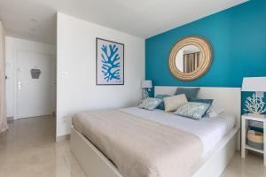 Blue Coral Heliopolis Naturiste