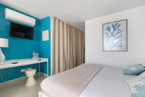 Blue Coral Heliopolis Naturiste