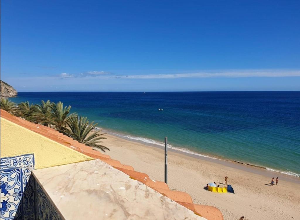 BLUE HOUSE SESIMBRA with parking Avenida 25 de abril, nª12, 4º DTO, EDIFICIO S JORGE, 2970-634 Sesimbra