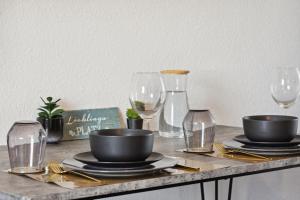 Blue Lagoon: Design Apartment für 4 mit Schreibtisch, Parkplatz, Küche