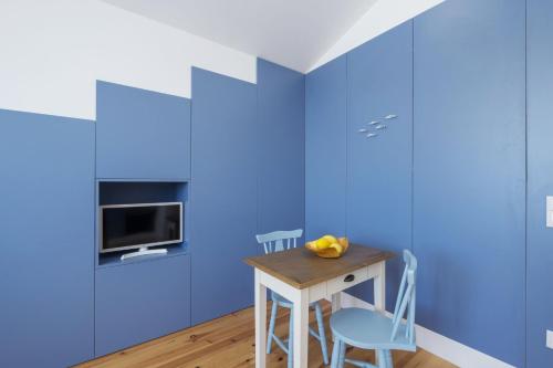 Blue São Vitor Studio by LovelyStay