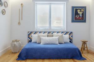 Blue São Vitor Studio by LovelyStay